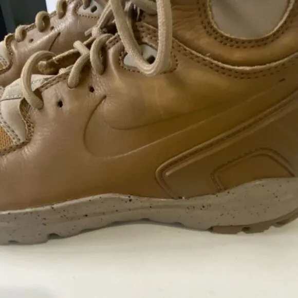 Nike Koth Ultra Mid Top GS Youth Tan Leather Lace Up Boots 859411-201 Size 5 Sne