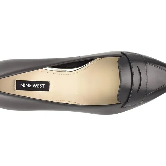 Nine West Lallin Black Point Toe Flats Gold Trim Size 8 Women’s Leather Like New