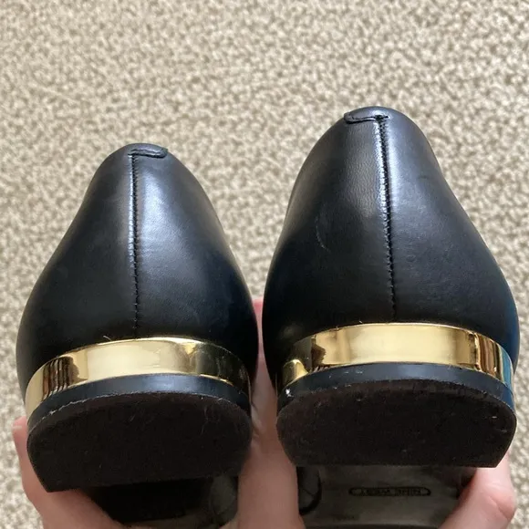 Nine West Lallin Black Point Toe Flats Gold Trim Size 8 Women’s Leather Like New