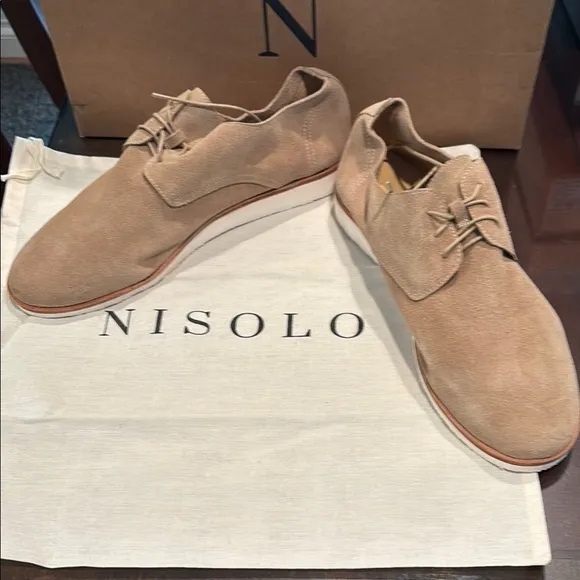 Nisolo Travel Derby in soft suede leather size 9.5