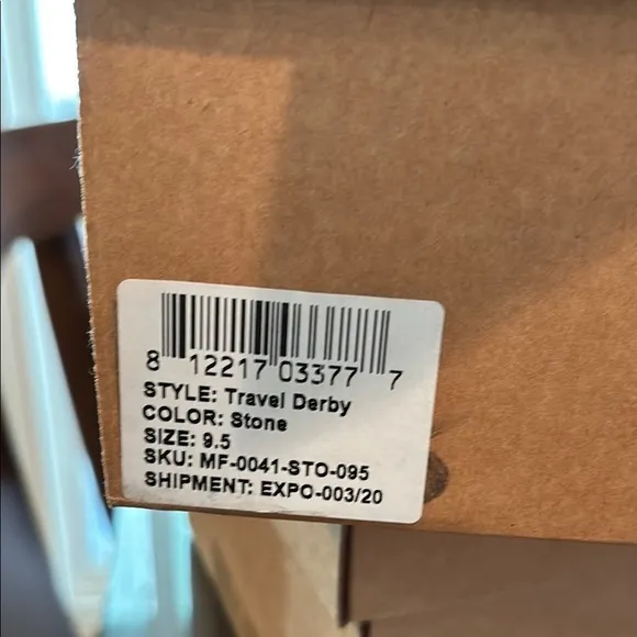 Nisolo Travel Derby in soft suede leather size 9.5