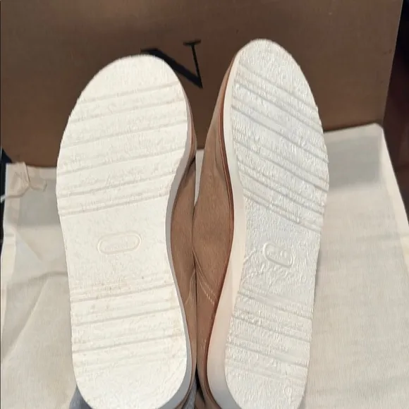 Nisolo Travel Derby in soft suede leather size 9.5