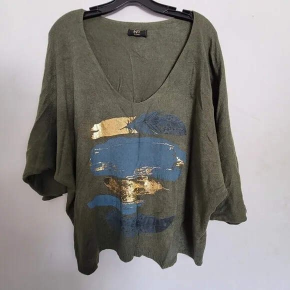 NT by Amori Green Gold Metallic Graphic Knit V Neck Pullover Sweater Size Large