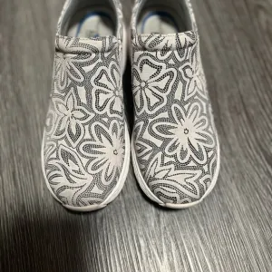 Nurse Mates Black and White Moccasins with Geometric Pattern