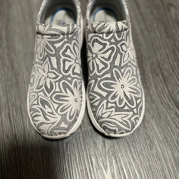 Nurse Mates Black and White Moccasins with Geometric Pattern