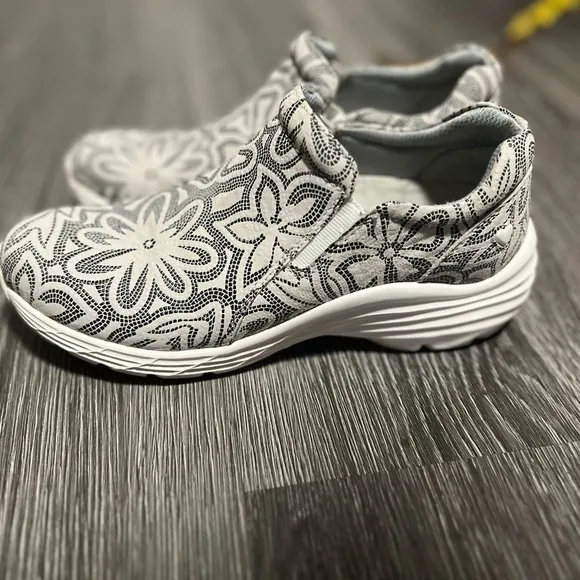 Nurse Mates Black and White Moccasins with Geometric Pattern