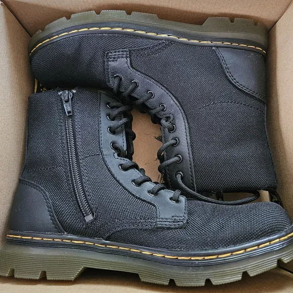 NWB Dr. Martens Combs Poly Combat Boots, kids' size US 4(boys)/5(girls)