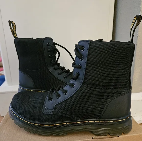 NWB Dr. Martens Combs Poly Combat Boots, kids' size US 4(boys)/5(girls)