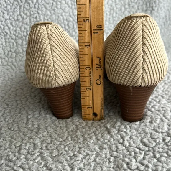 NWOB $119 Vivaia Melody Chunky Square Toe Comfort Heels-Nude Peach