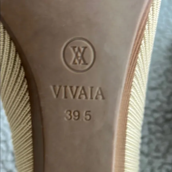 NWOB $119 Vivaia Melody Chunky Square Toe Comfort Heels-Nude Peach