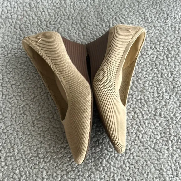 NWOB $119 Vivaia Melody Chunky Square Toe Comfort Heels-Nude Peach