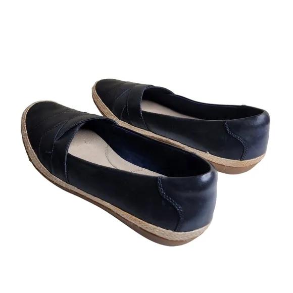NWOB Clark's Collection women's black leather round toe slip on flats Size 9.5