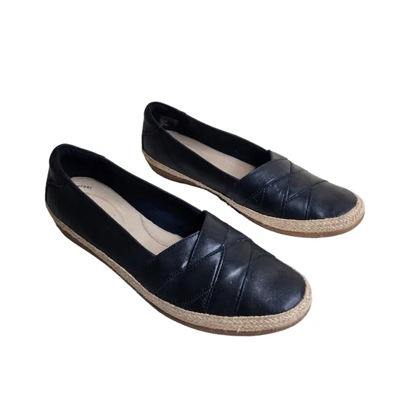 NWOB Clark's Collection women's black leather round toe slip on flats Size 9.5