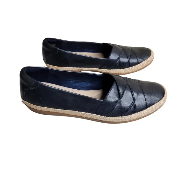NWOB Clark's Collection women's black leather round toe slip on flats Size 9.5