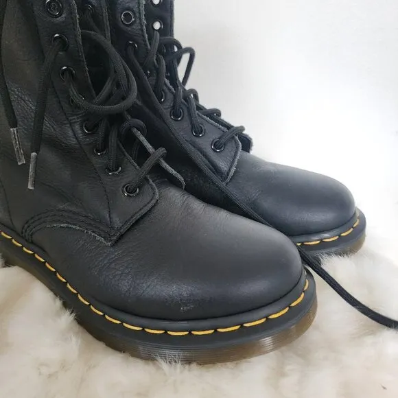 NWOB Dr Marten Pascal Boots US 8 UK 6 Combat 8 Eye JY004 Soft Leather