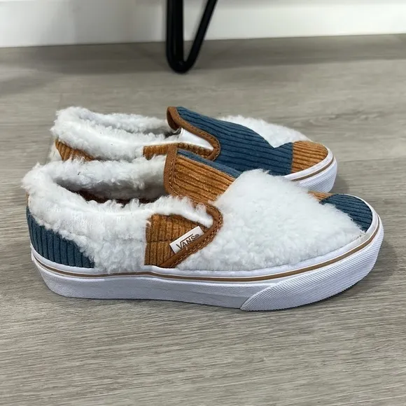 nwob // kids vans classic slip on sherpa corduroy shoes