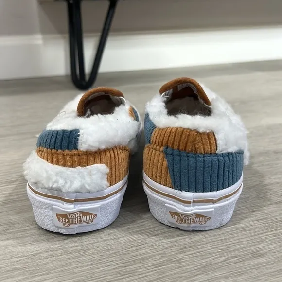 nwob // kids vans classic slip on sherpa corduroy shoes