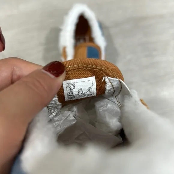 nwob // kids vans classic slip on sherpa corduroy shoes