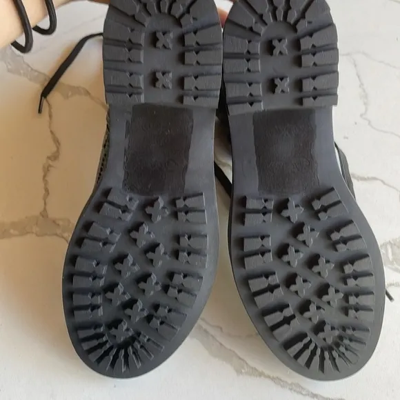 NWOB Paolo Snake print boots