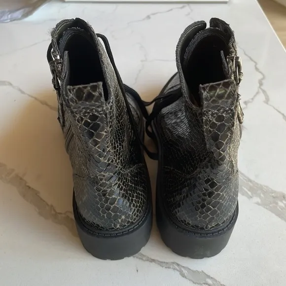 NWOB Paolo Snake print boots