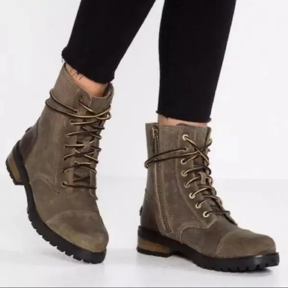 NWOB UGG Women's Kilmer ll Dove Combat Boots 9.5