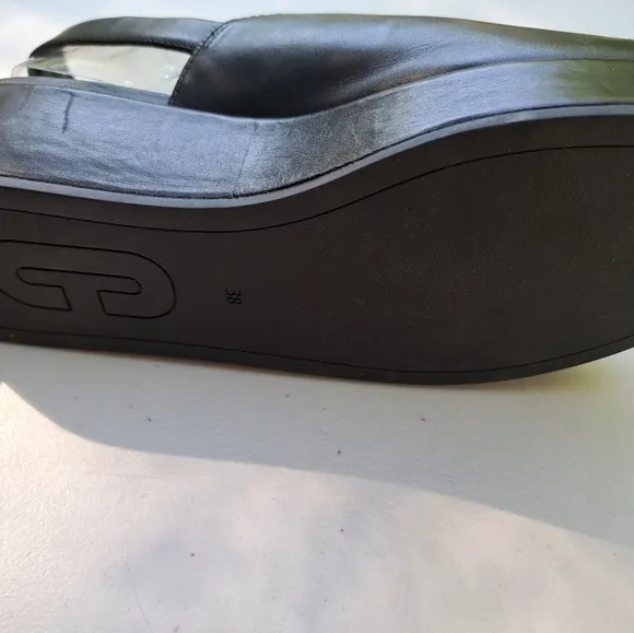 NWOT Camper peep toe wedges