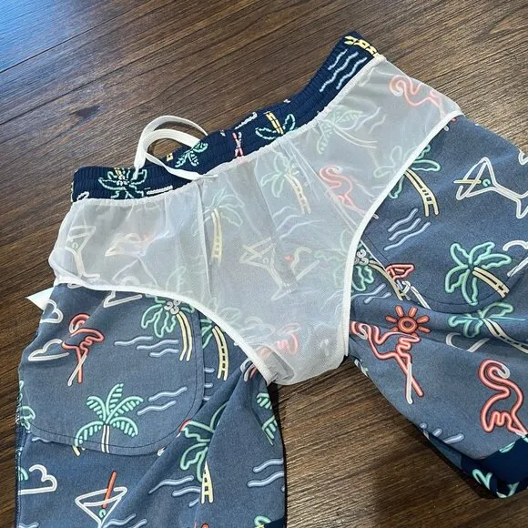 NWOT Chubbies Men's M The Neon Lights 7&quot; Classic Swim Trunk Navy Graphic Print