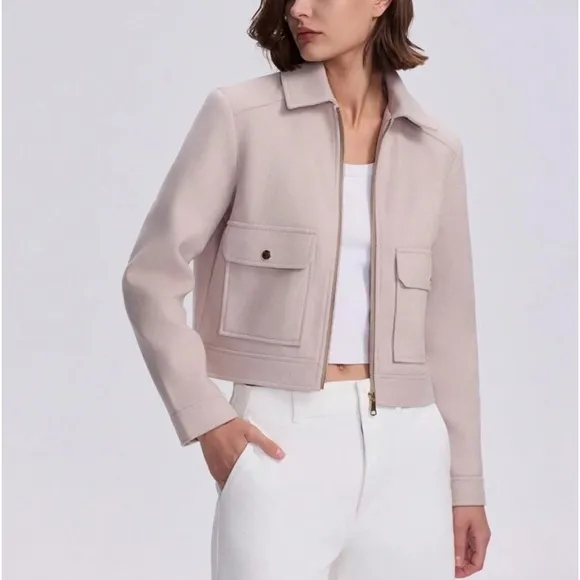NWOT Cream jacket with pocket &amp; zipper front closure