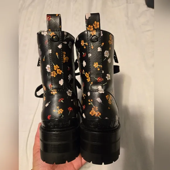 NWOT Gues Floral Combat Boots Women's Size 7M