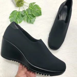 [NWOT] La Canadienne Black Platform Wedges Gina