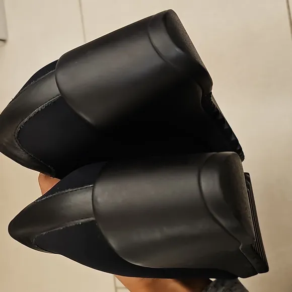 [NWOT] La Canadienne Black Platform Wedges Gina