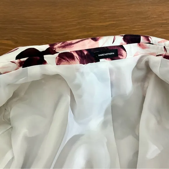 NWOT Men’s Maroon &amp; White Floral 2 Button Jacket Size 40R by J Ferrar Derby!