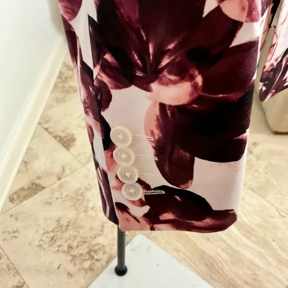 NWOT Men’s Maroon &amp; White Floral 2 Button Jacket Size 40R by J Ferrar Derby!