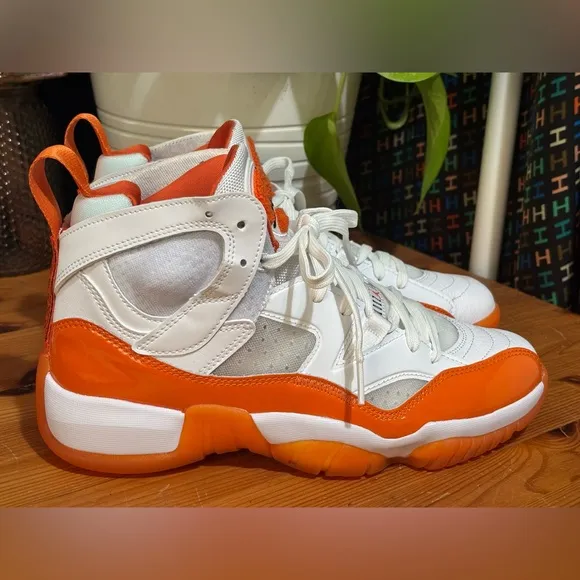 NWOT Nike- Womens Jordan Jumpman Two Trey Sneakers