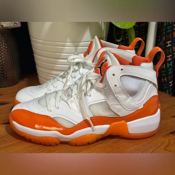 NWOT Nike- Womens Jordan Jumpman Two Trey Sneakers