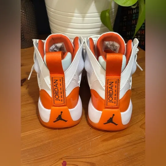 NWOT Nike- Womens Jordan Jumpman Two Trey Sneakers