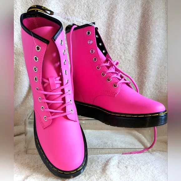NWOT or Box Women's DR. MARTENS 1460‎ Pink Air Walk Boots size 7