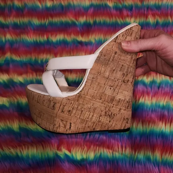NWOT Size 6 Cork and White Platform Wedges 6 1/2 inch height
