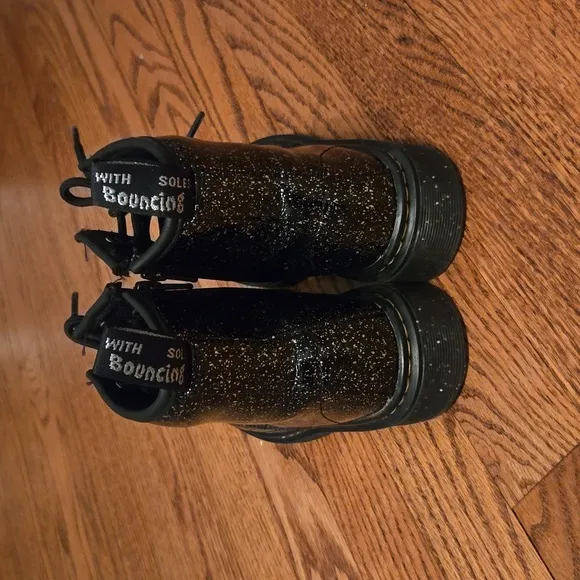 NWOT Youth 1460 Glitter lace up boot