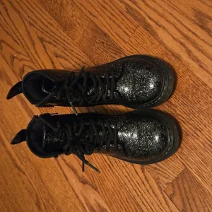NWOT Youth 1460 Glitter lace up boot