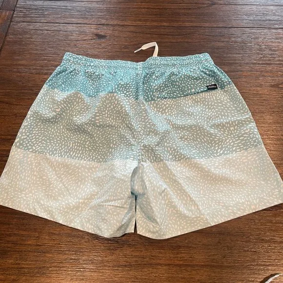 NWT Chubbies Men's M The Whale Sharks 5.5&quot; Classic Swim Trunk Blue Stripe Spots