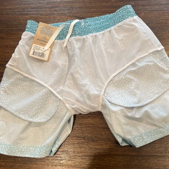 NWT Chubbies Men's S The Whale Sharks 5.5&quot; Classic Swim Trunk Blue Stripe Spots