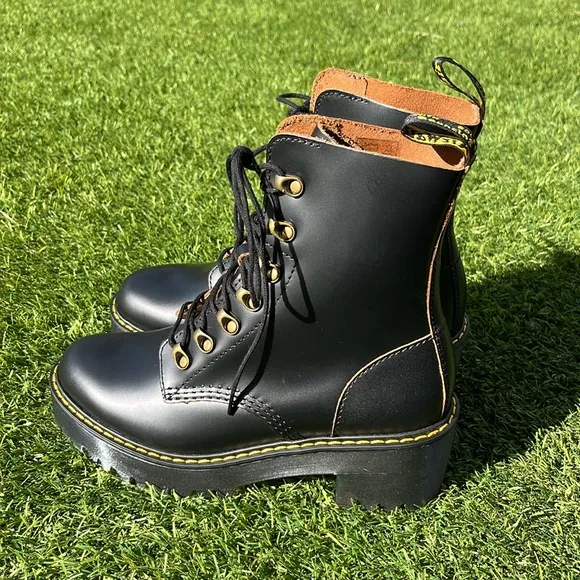 NWT Dr. Marten Leona Lace Up Boots