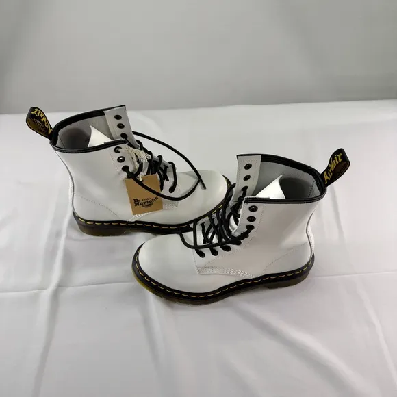 NWT Dr. Martens 1460 White Leather Lace Up Boots Women’s Size 6