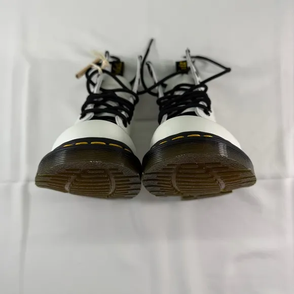 NWT Dr. Martens 1460 White Leather Lace Up Boots Women’s Size 6