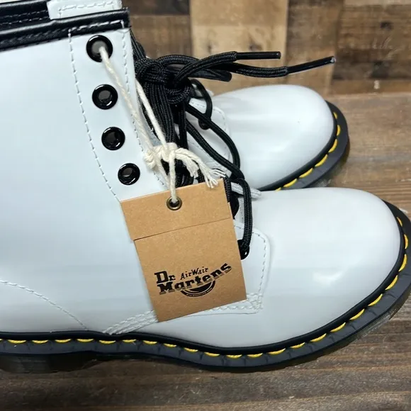 NWT Dr Martens 8 Eye Lace‎ White Leather Combat Boots Women's Size 6