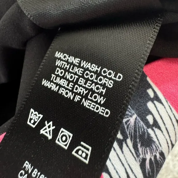NWT Kenneth Cole New York The Juliet Skirt Flamingo Pink Mini Lined Black
