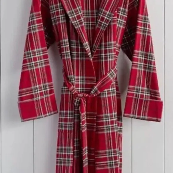 NWT NEW Pottery Barn Mens (or Women) 100% Cotton WALTON RED PLAID ROBE S/M
