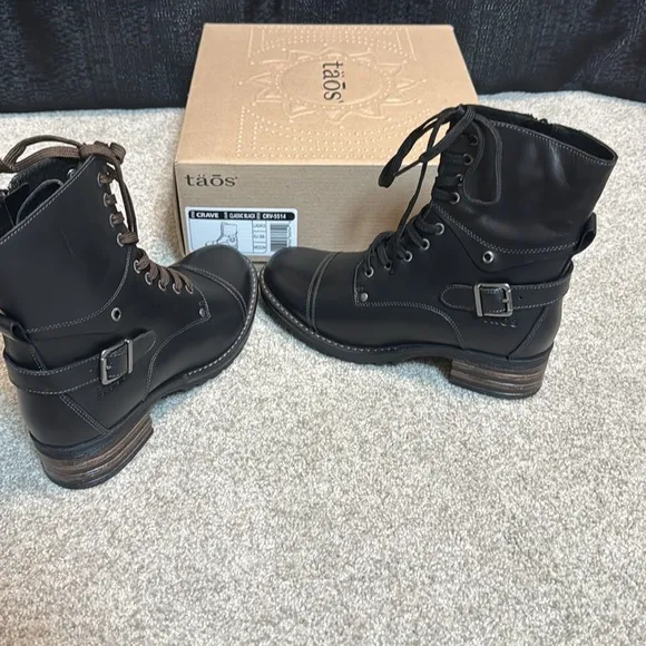 NWT Taos Crave Black Leather Lace-Up Boots