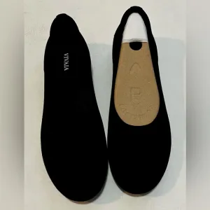 NWT Vivaia Black Round-Toe Walking Flats (Claire Walker)-Size 8.5 ( EU 39.5)